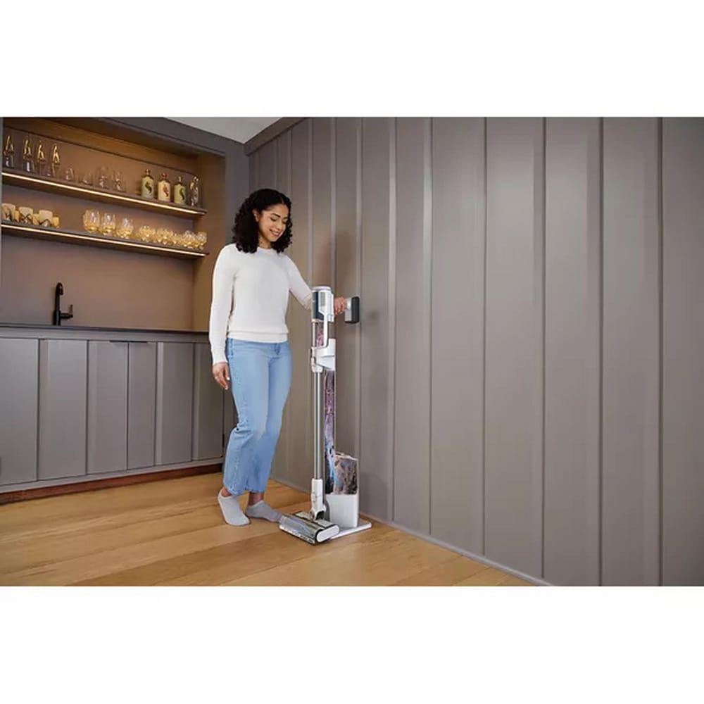Shark Cordless Stick Vacuum with Auto Empty System BU3521UK image 3