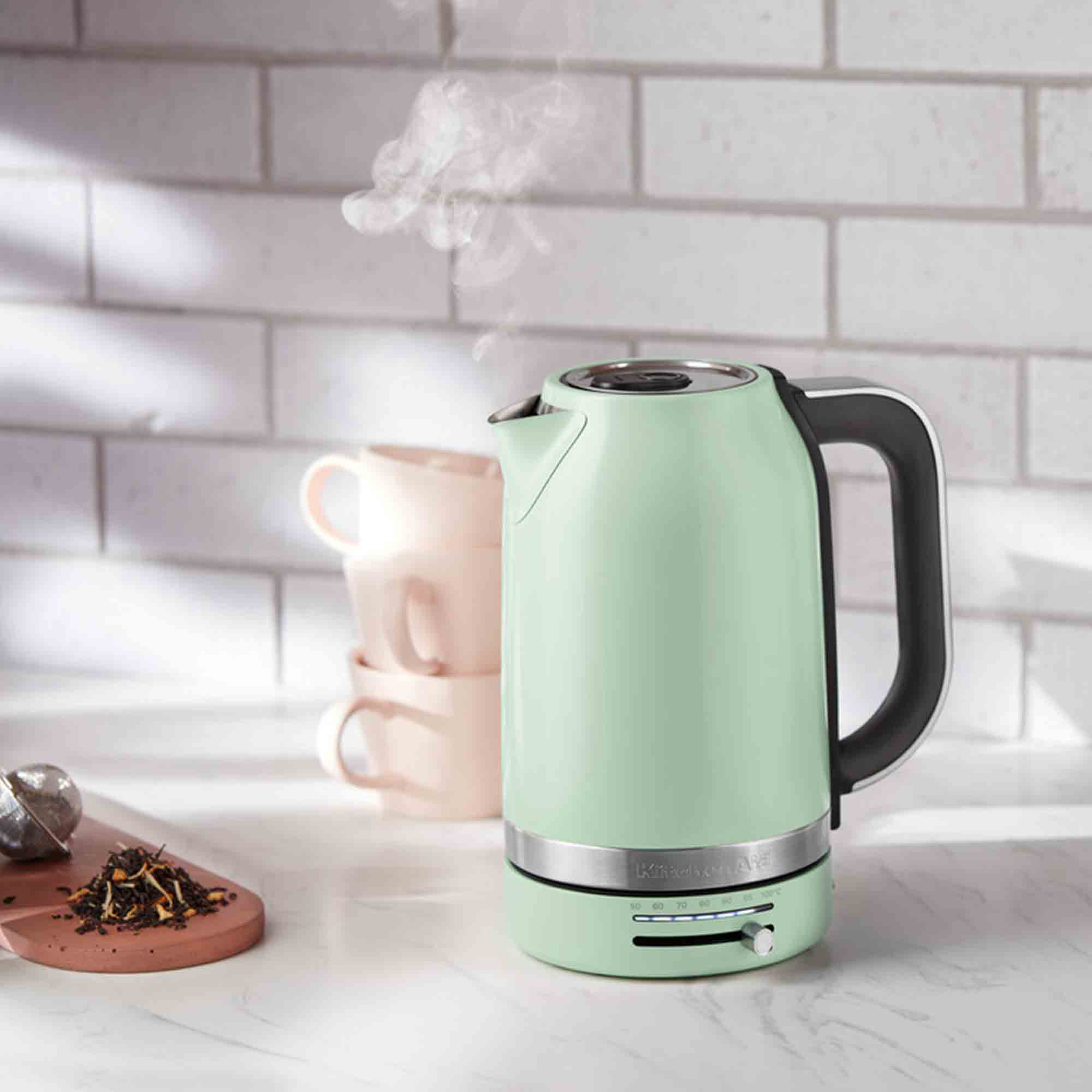 KitchenAid 1.7L Variable Temperature Kettle in Pistachio 5KEK1701BPT image 3