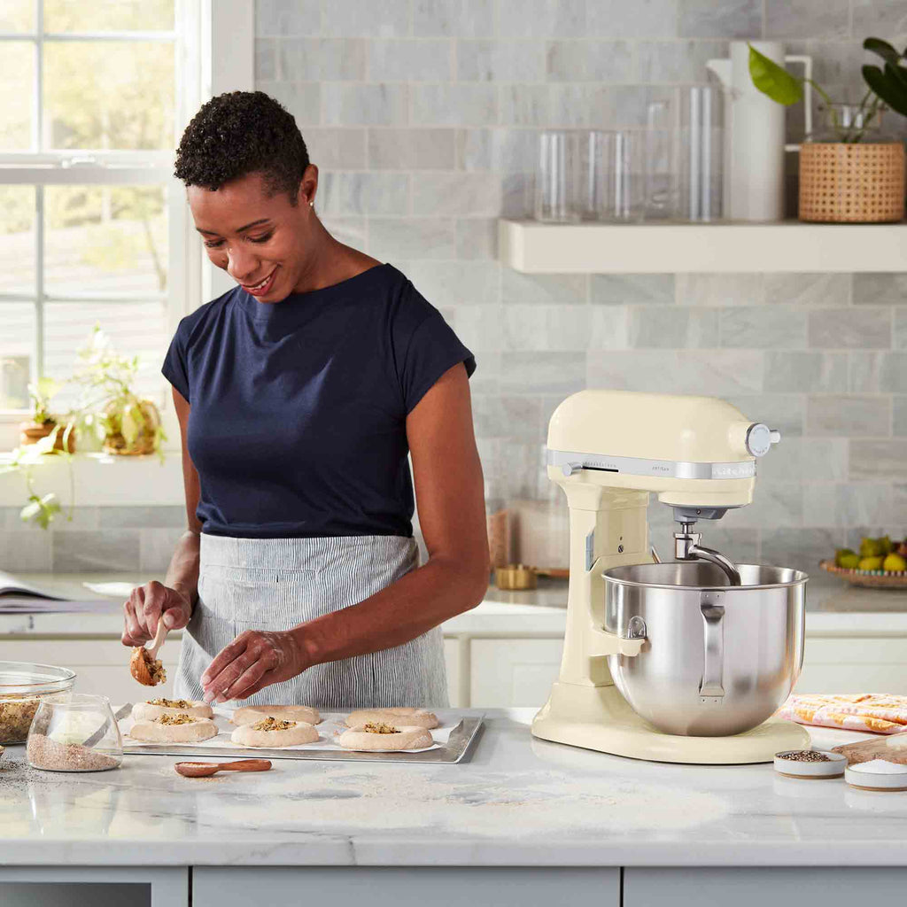 KitchenAid Artisan Mixer Bowl-Lift 6.6L in Almond Cream 5KSM70SHXBAC image 4