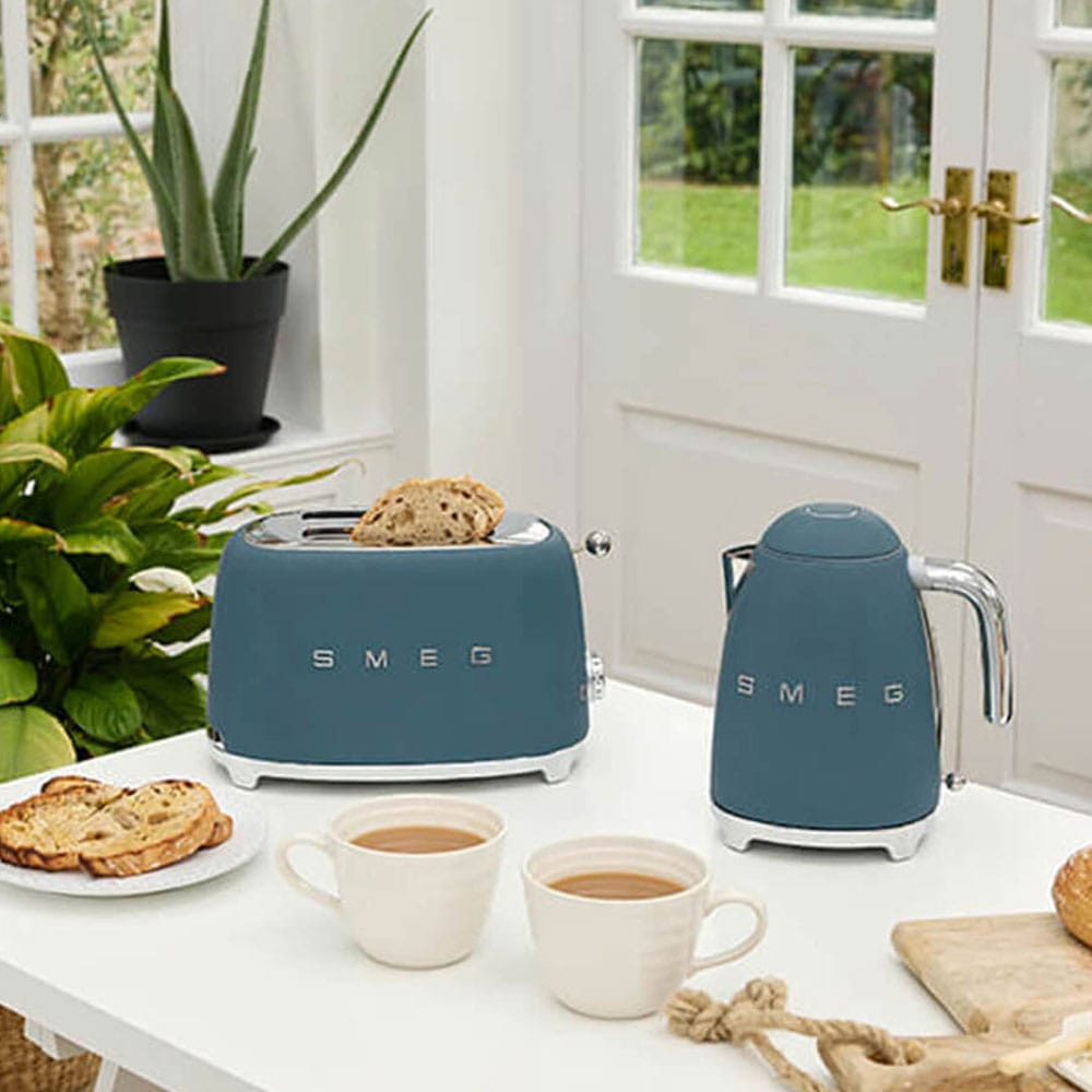 Smeg TSF01SBMUK 2 Slice Toaster Matte Storm Blue image 3