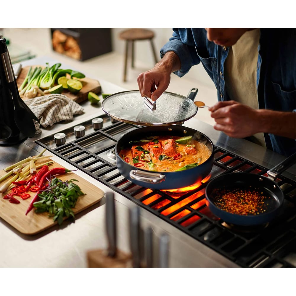 Joseph Joseph Space Folding Handle Ceramic Non-stick 28cm Blue Saute Pan & Lid image 1