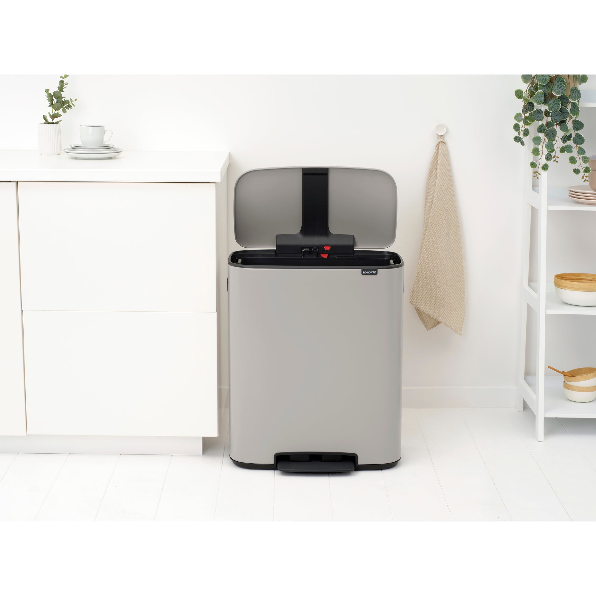 Brabantia Bo 60L Single Compartment Pedal Bin - Soft Grey (255083)