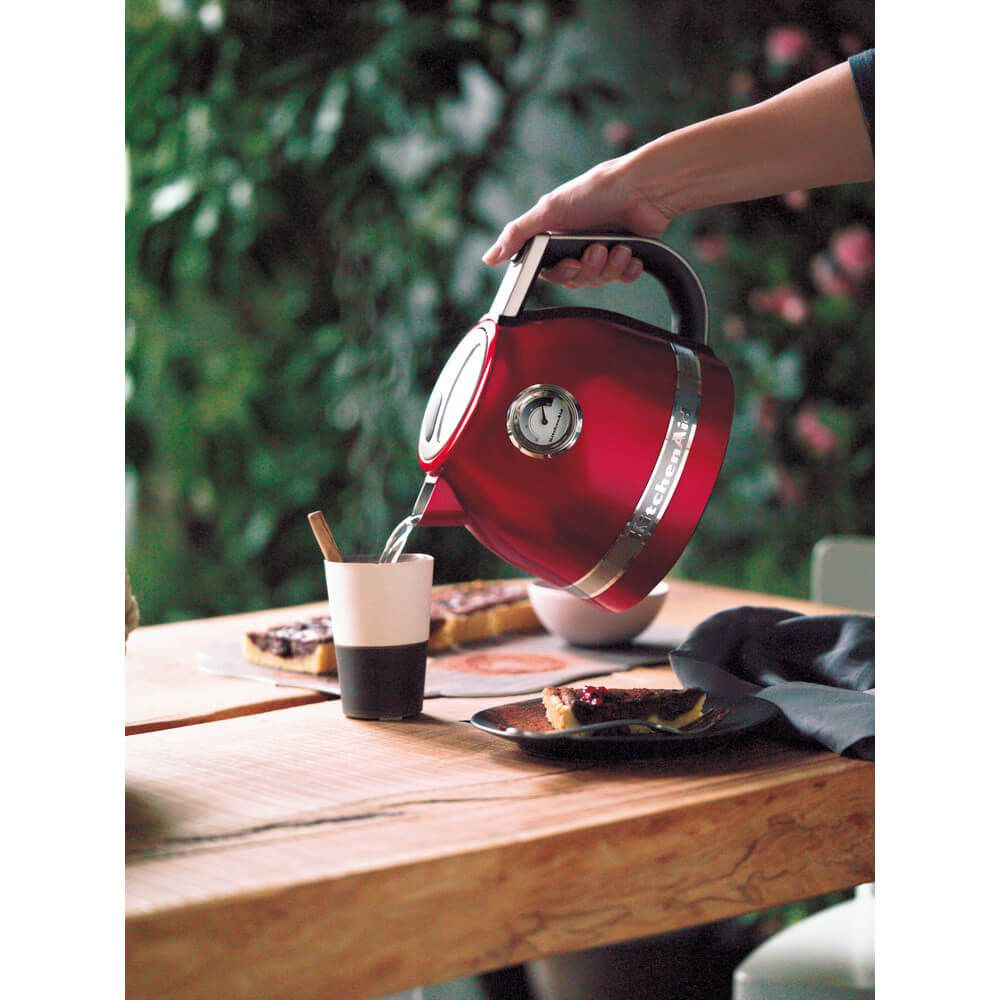 KitchenAid Artisan 1.5L Kettle in Empire Red - 5KEK1522BER image 4