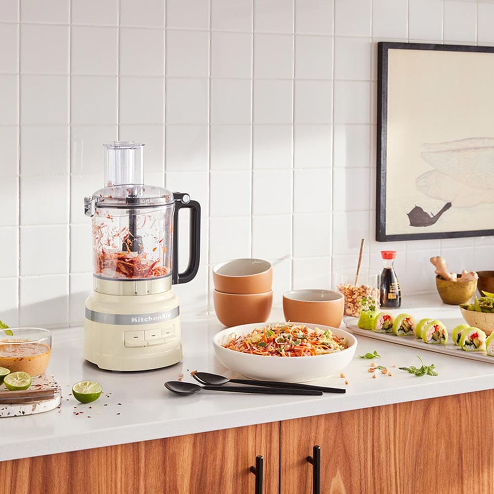 KitchenAid 5KFP0921BAC 2.1L Food Processor in Almond Cream image 6