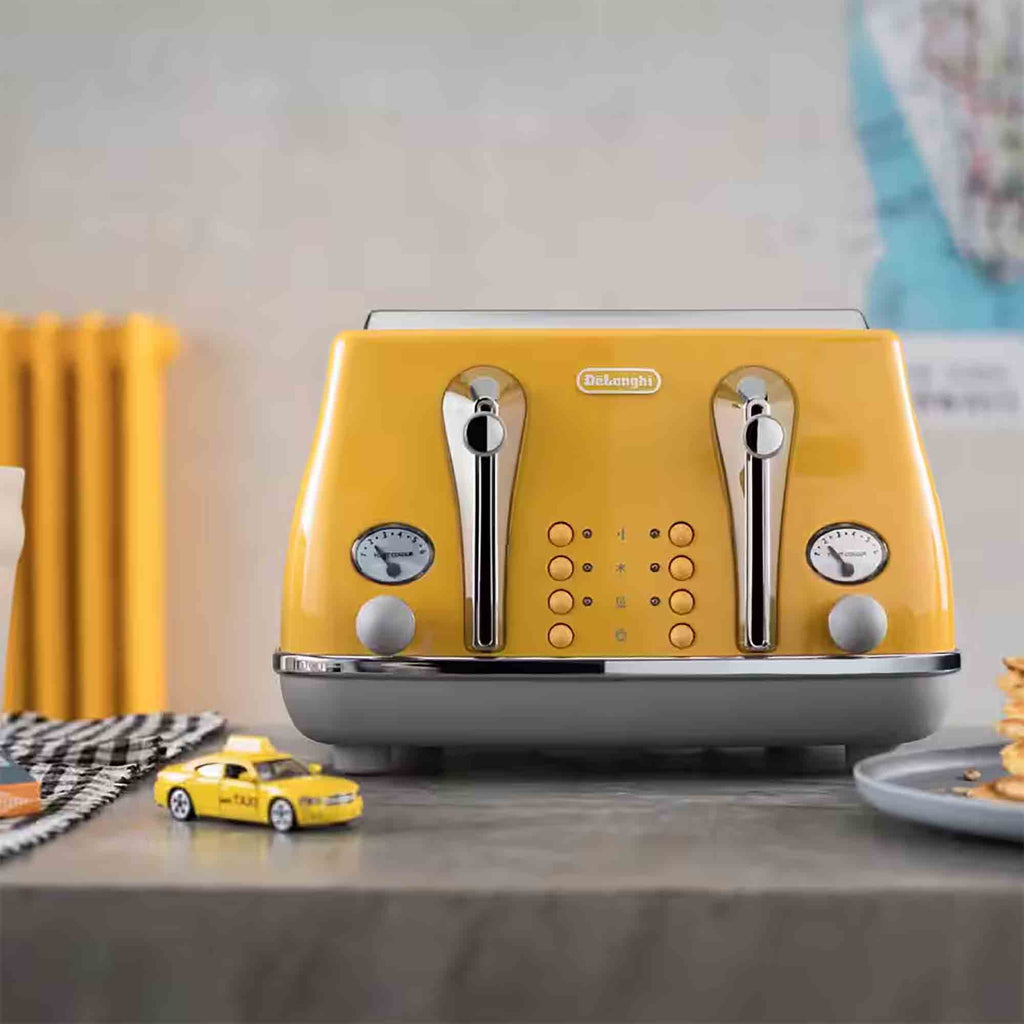 Delonghi Icona Capitals 4 Slice Toaster in Yellow - CTOC4003Y image 2