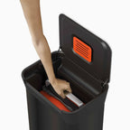 Joseph Joseph Titan 30 Litre Trash Compactor in Carbon Black image 2