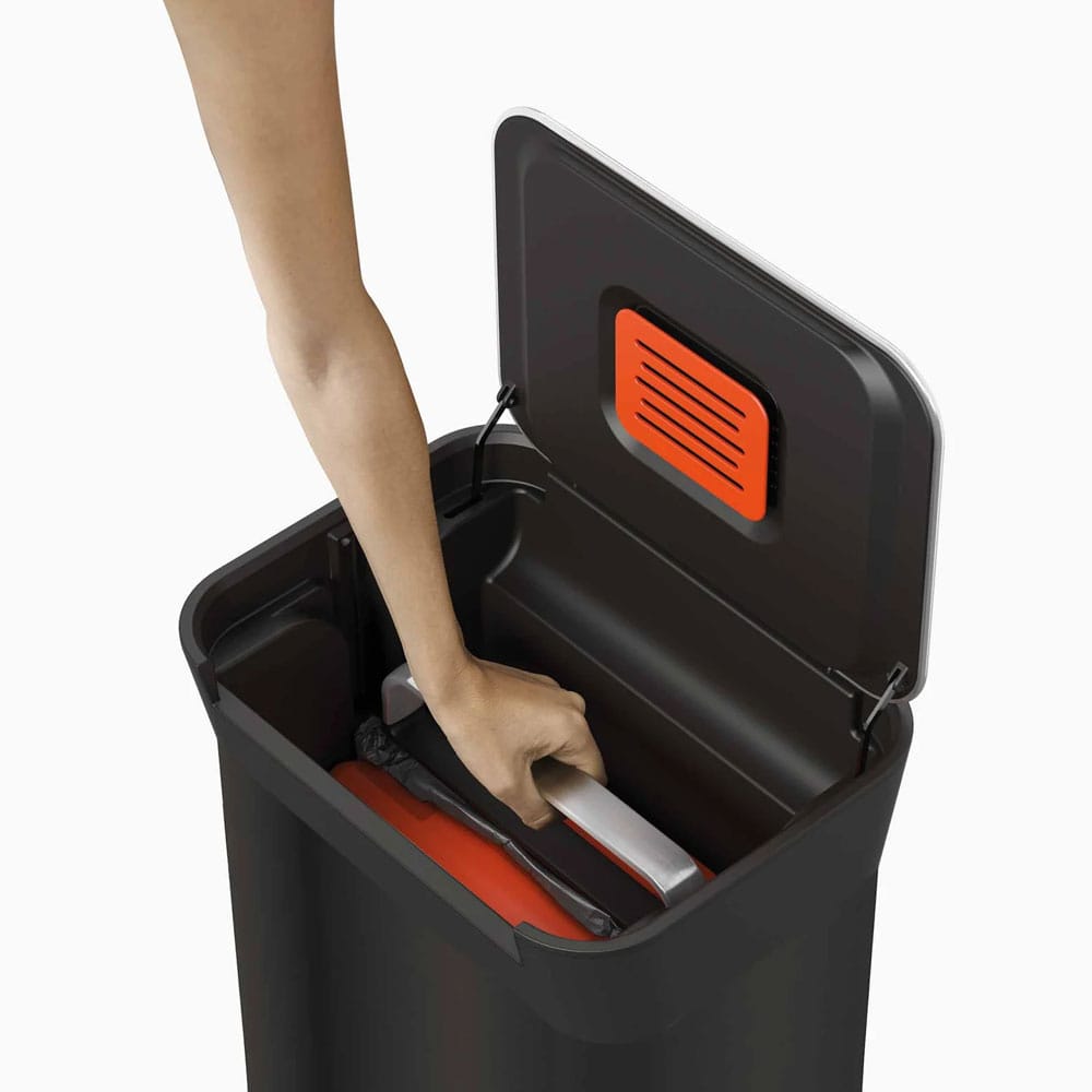 Joseph Joseph Titan 30 Litre Trash Compactor in Carbon Black image 2