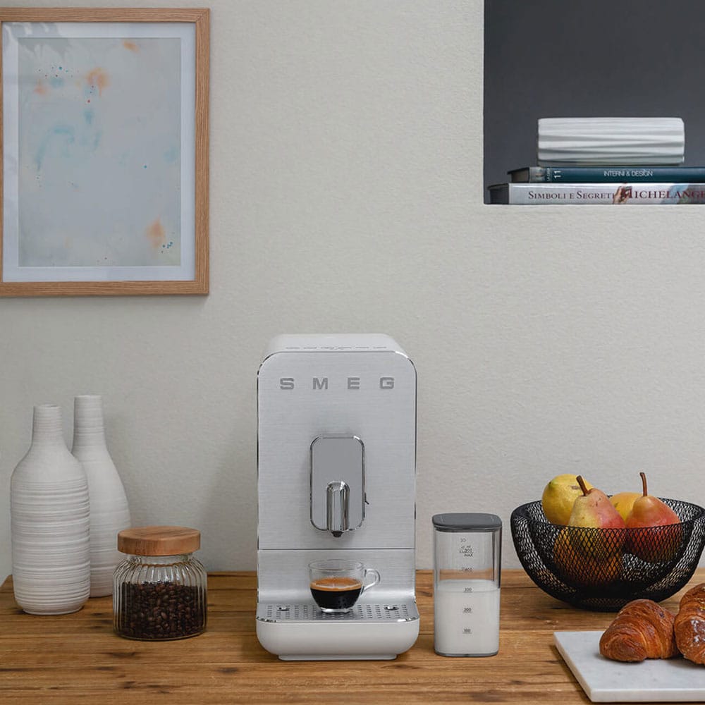 Smeg Bean to Cup Coffee Machine with Automatic Milk Frother in Matte White - BCC13WHMUK image 10