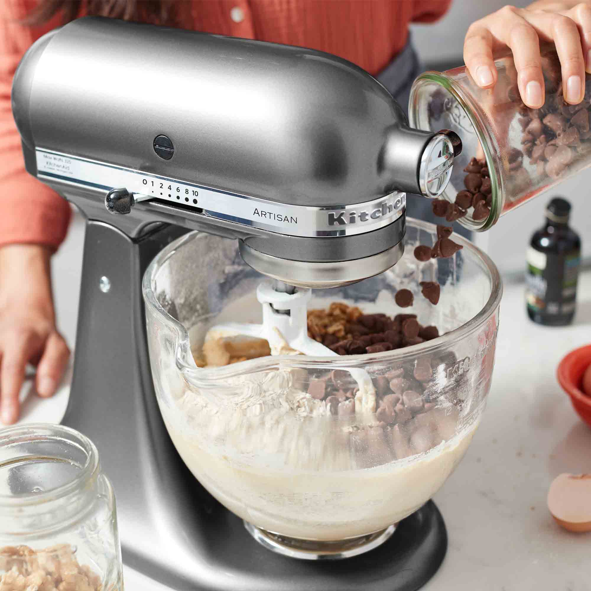 KitchenAid 4.8 Litre Artisan Stand Mixer in Contour Silver - 5KSM125BCU image 4