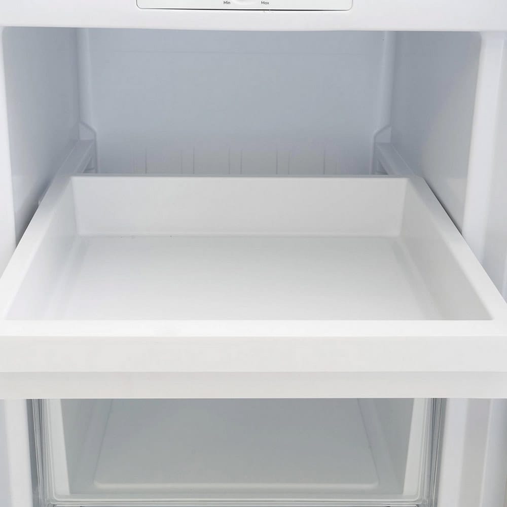 Sensis RFTLF01Z54EW 55cm Low Frost Tall Freezer - White image 3