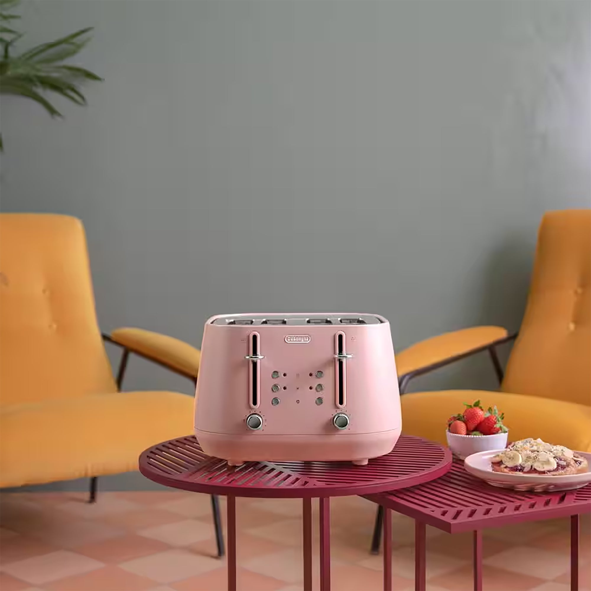 Delonghi Eclettica 4 Slice Toaster in Pink - CTY4003PK