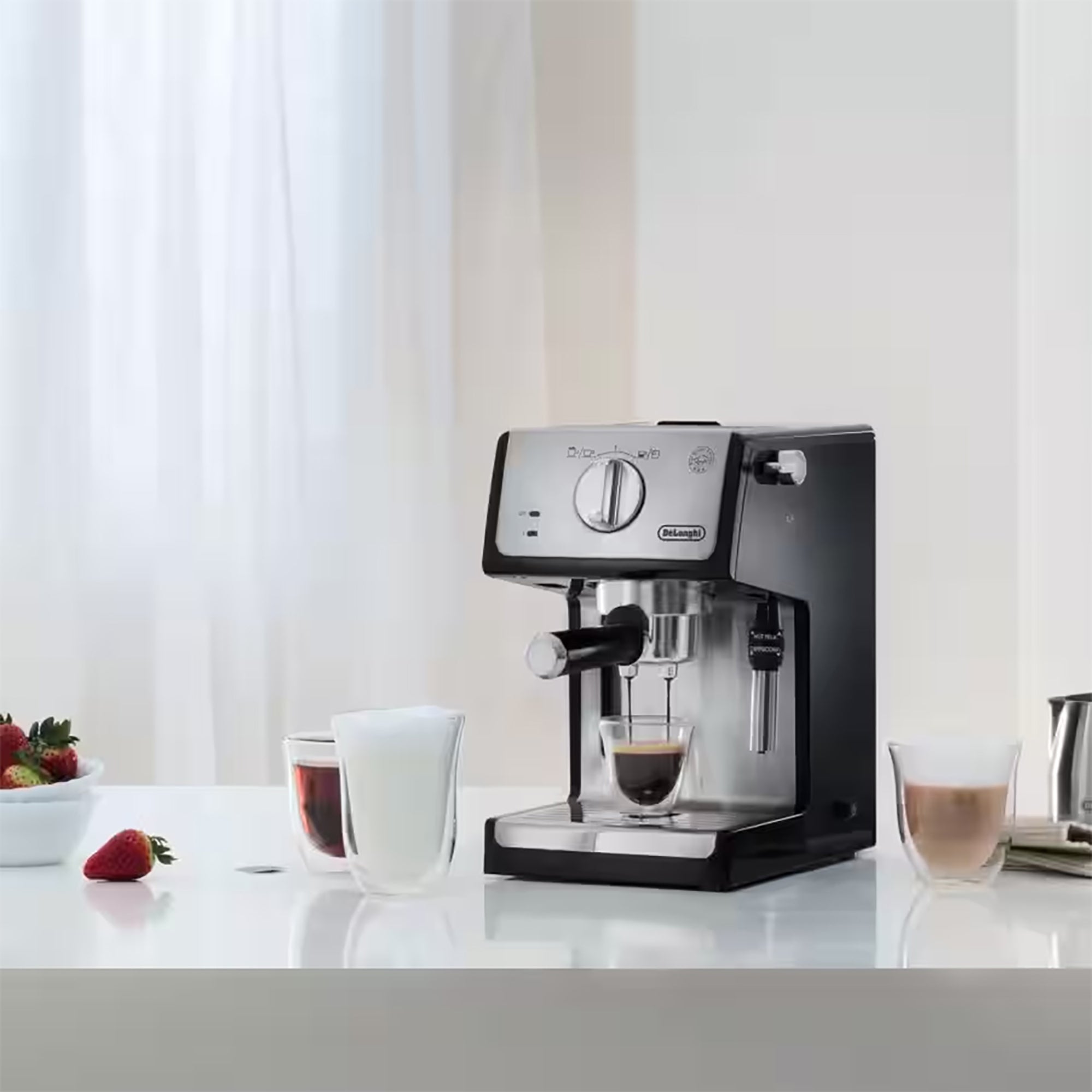DeLonghi ECP3531 Compact Manual Espresso Coffee Machine – Black and Silver