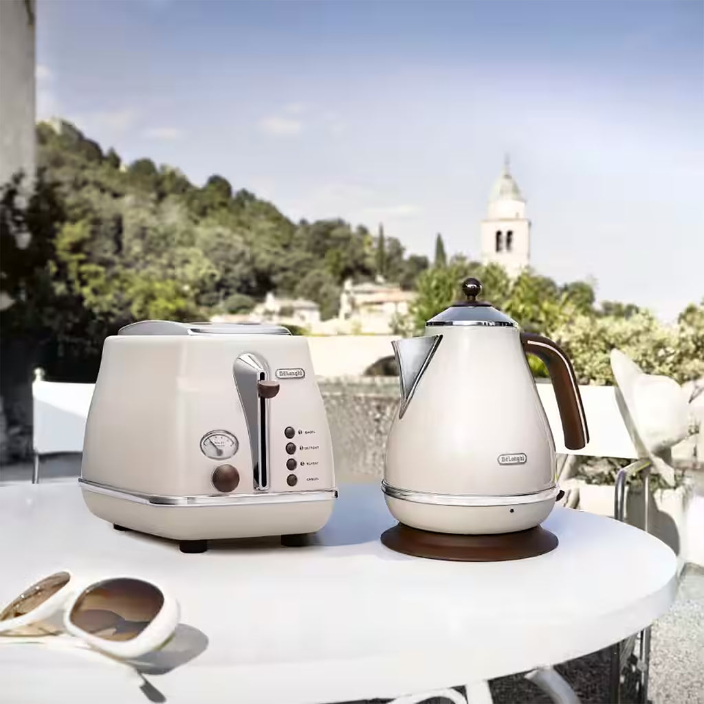 Delonghi Icona Vintage 1.7L Kettle in Beige - KBOV3001BG