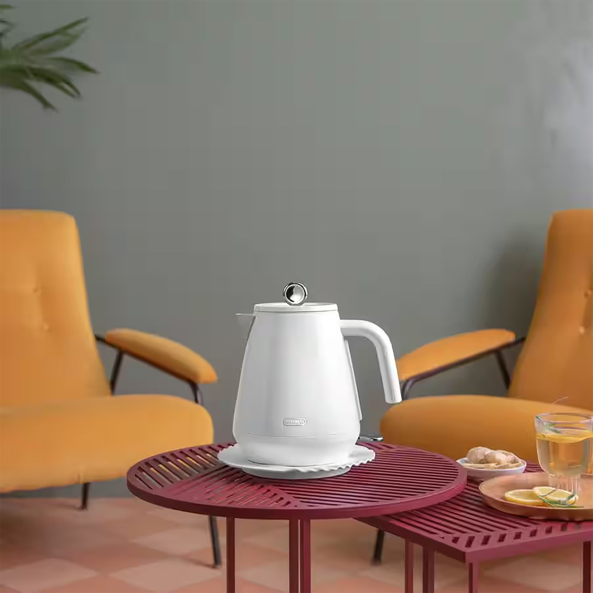 Delonghi Eclettica 1.7L Kettle in White - KBY3001W