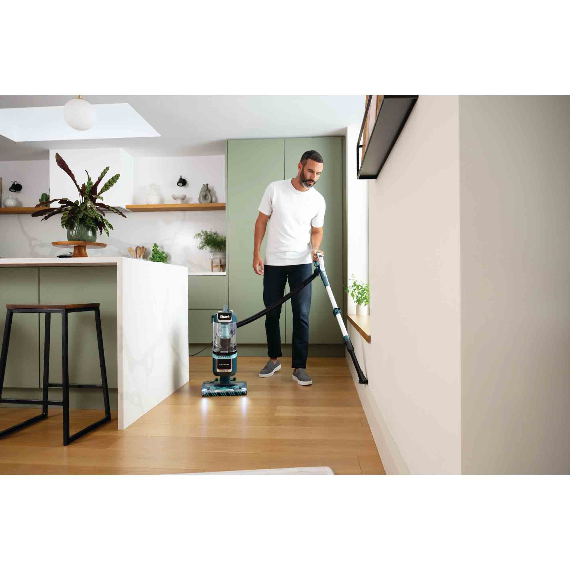 Shark Detect Pet Pro Upright Vacuum Cleaner in Adriatic Teal / Silver - LA791UKT