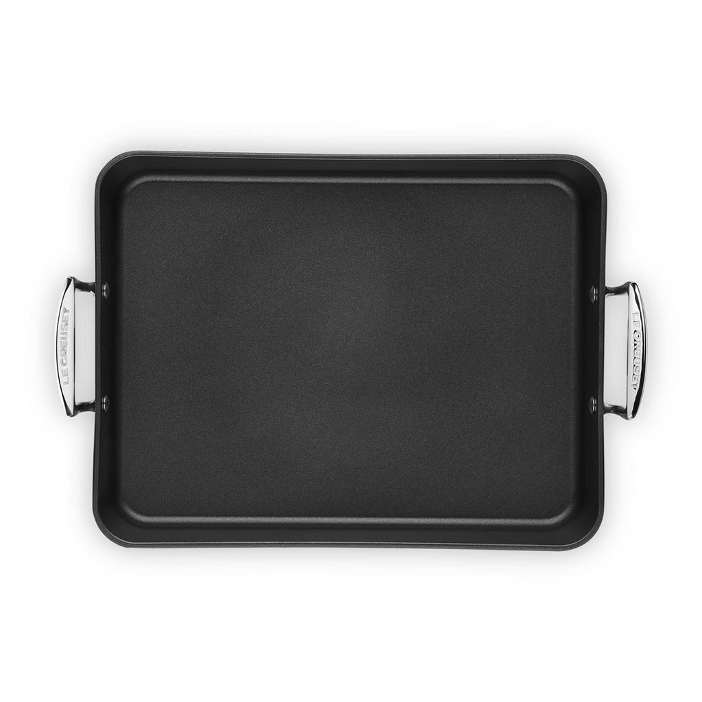 Black rectangular roaster on a white background