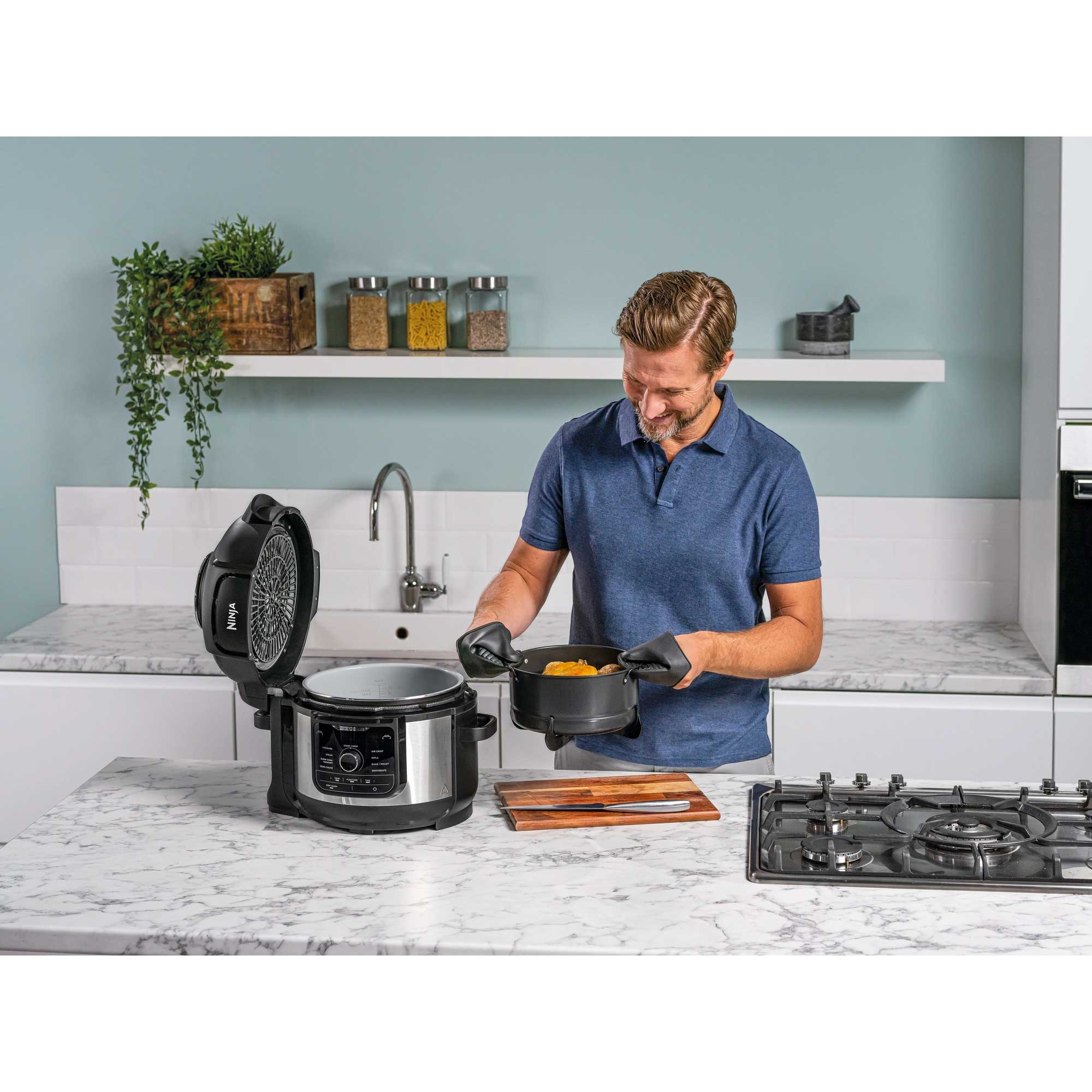 Ninja Foodi 9-in-1 Multi-Cooker 6L – Black & Silver | OP350UK