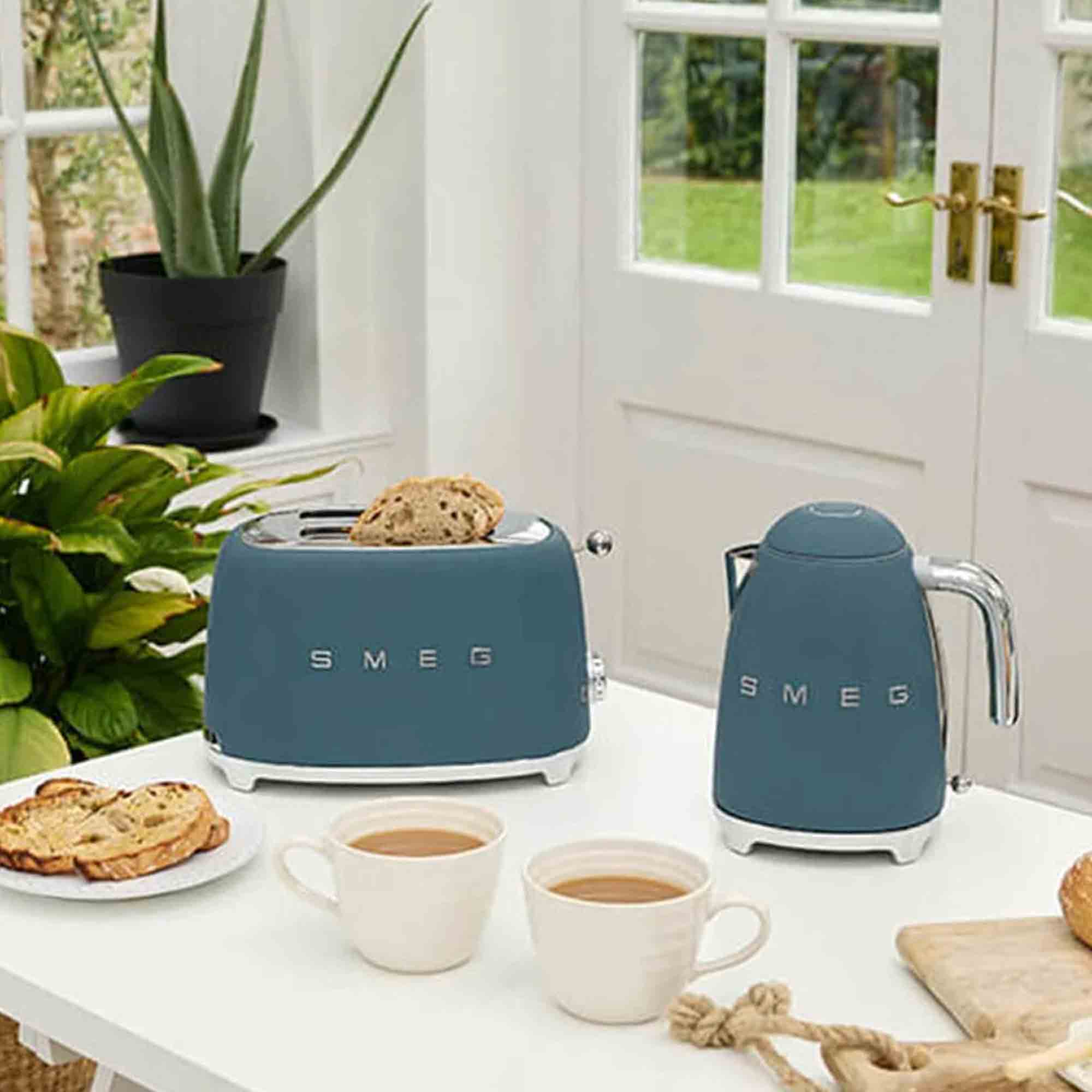 Smeg TSF01SBMUK 2 Slice Toaster Matte Storm Blue