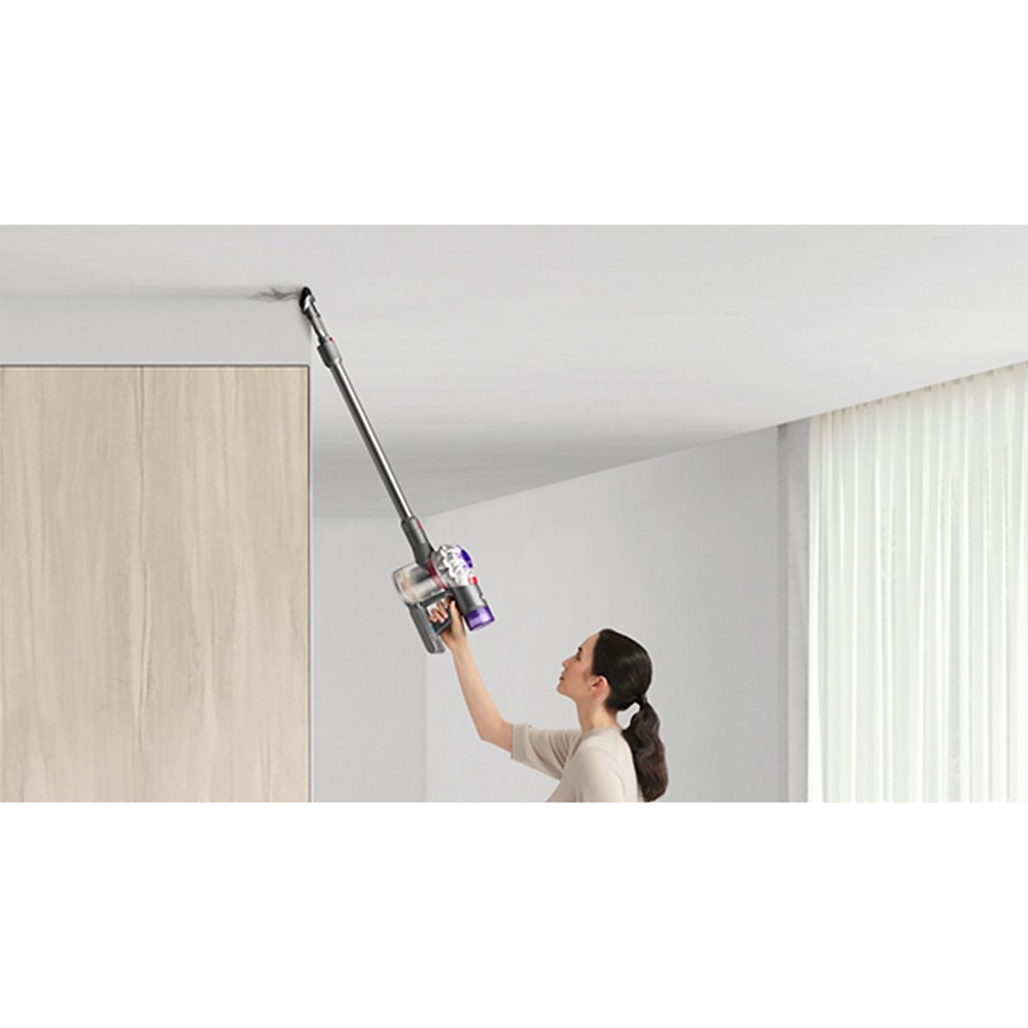 Dyson V8 Total Clean Cordless Vacuum Cleaner | 40 Minute Runtime | De-Tangling Technology