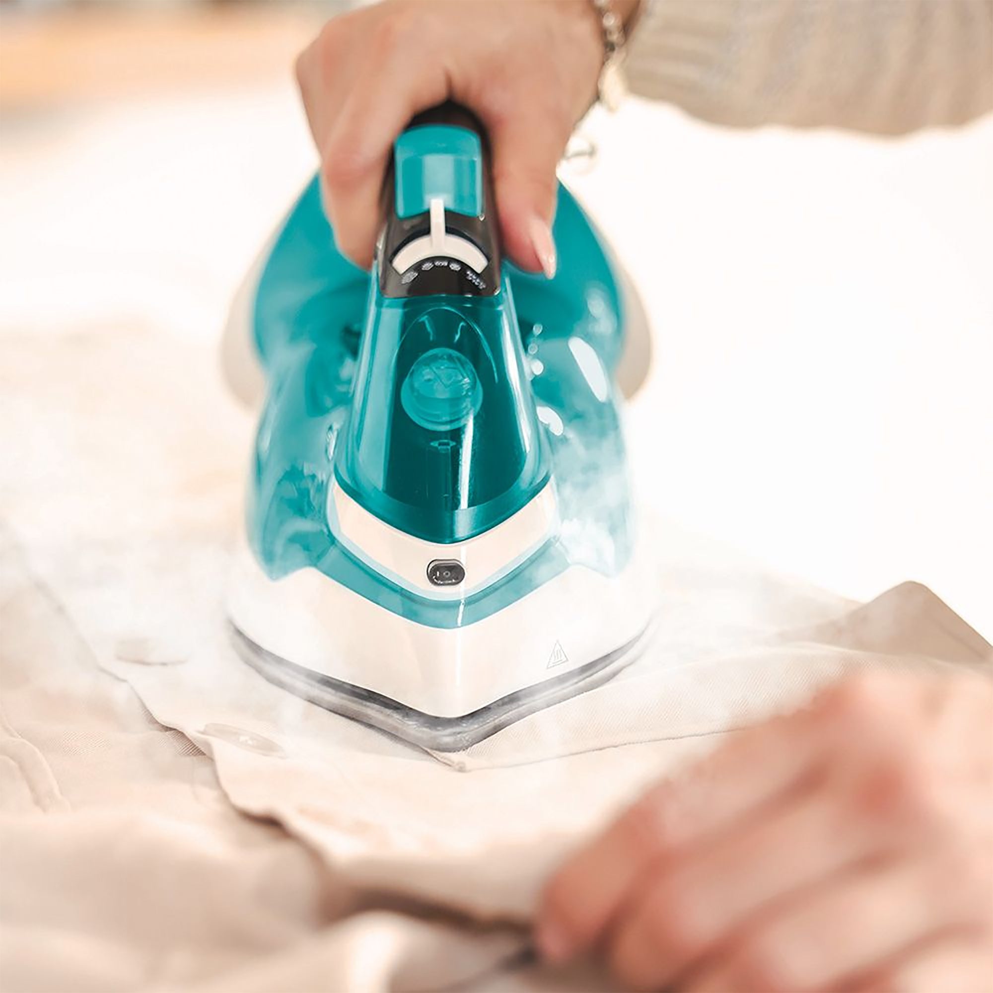 Polti Vaporella Quick Q090 Steam Iron with Ceramic Soleplate - Blue