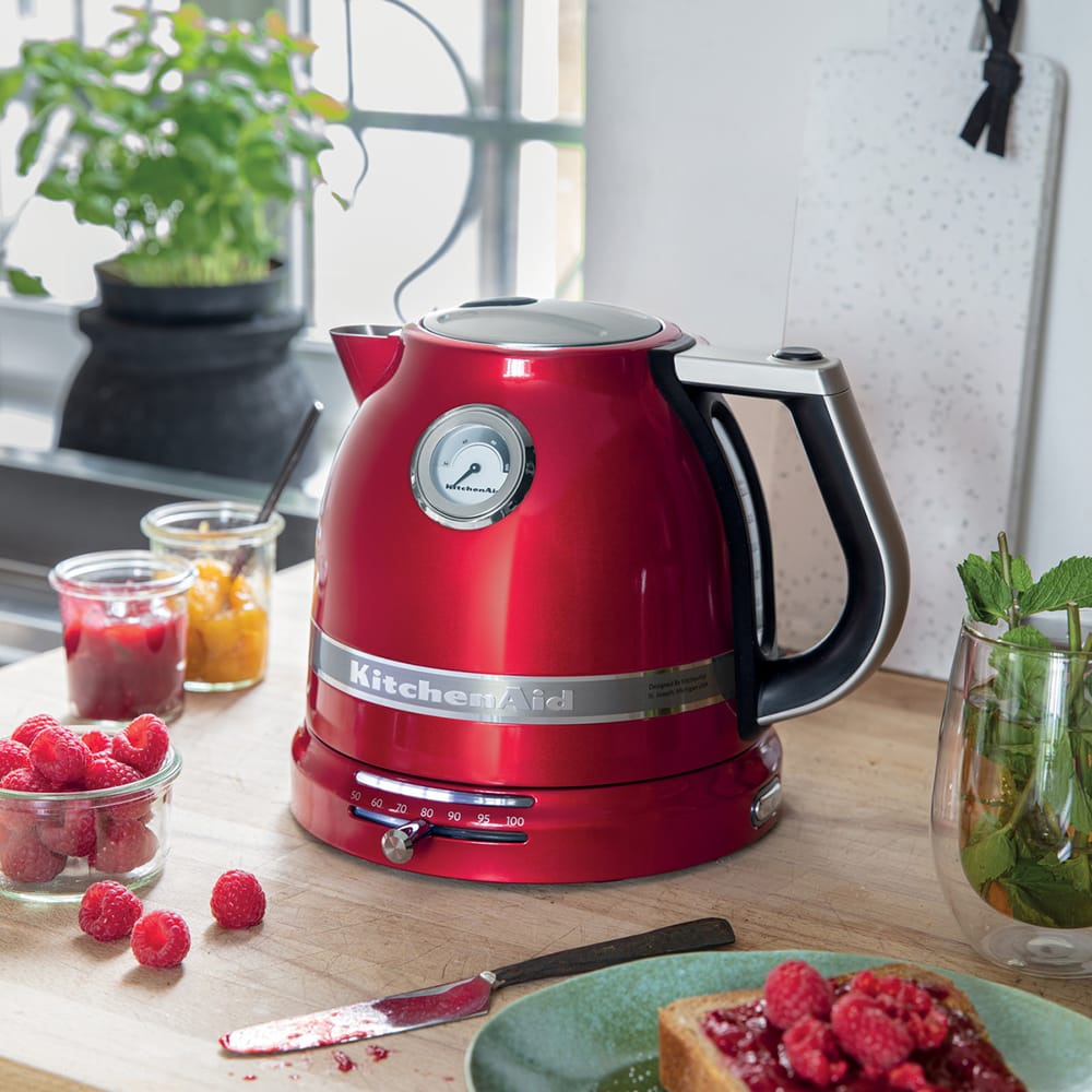 KitchenAid Artisan 1.5L Kettle in Candy Apple - 5KEK1522BCA image 2