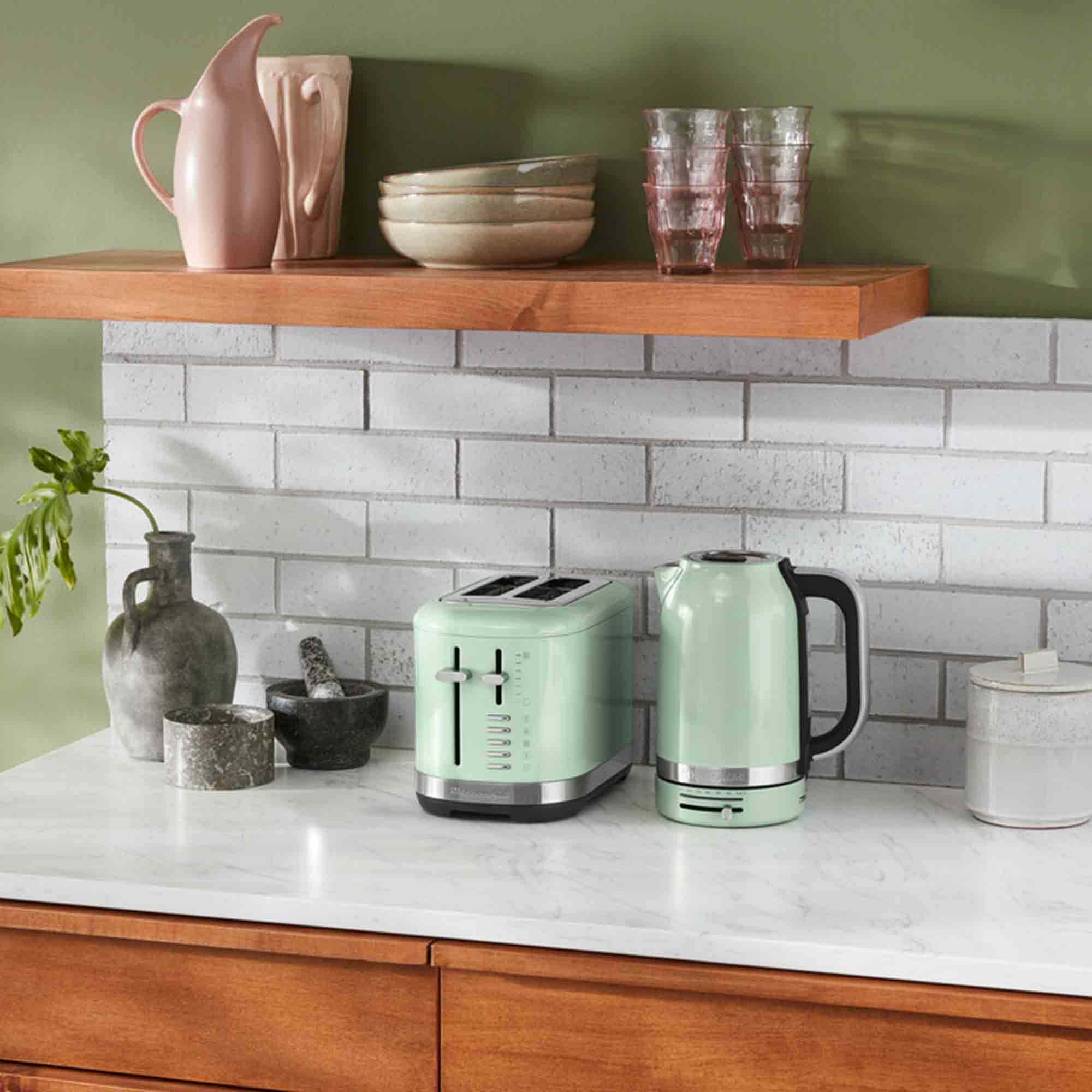 KitchenAid 1.7L Variable Temperature Kettle in Pistachio 5KEK1701BPT image 5