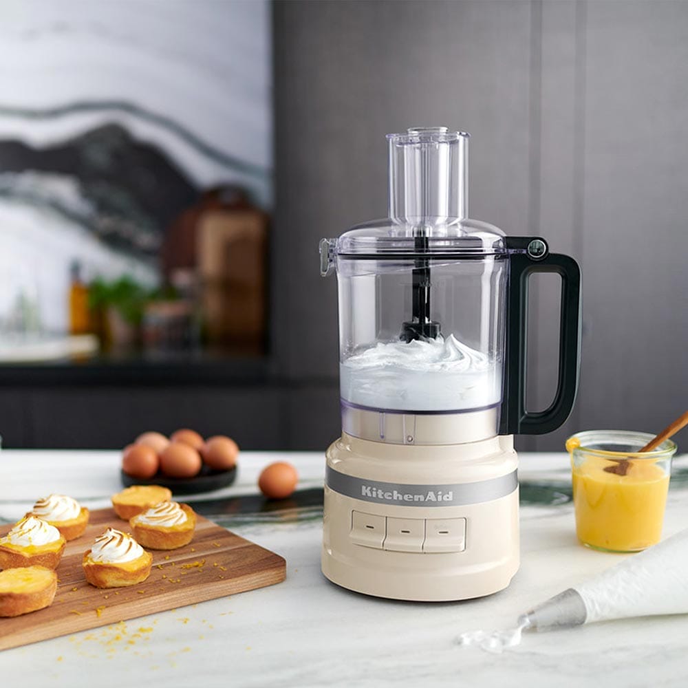 KitchenAid 5KFP0921BAC 2.1L Food Processor in Almond Cream image 3