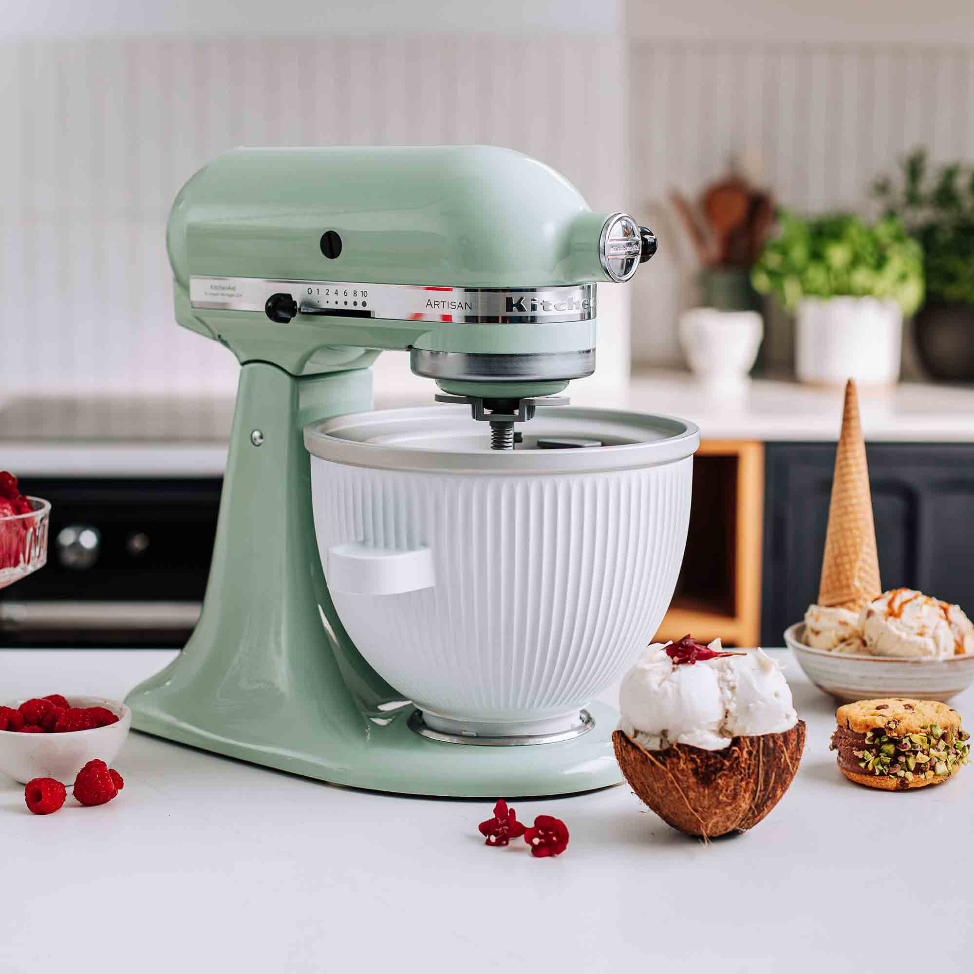 KitchenAid 4.8 Litre Artisan Stand Mixer in Pistachio - 5KSM125BPT image 5